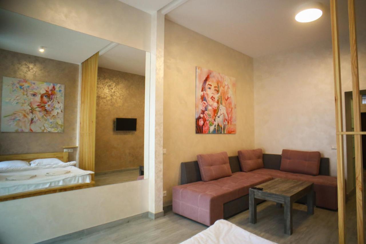 Leogrand Apartment On Drohobycha 4 Lviv Exterior foto