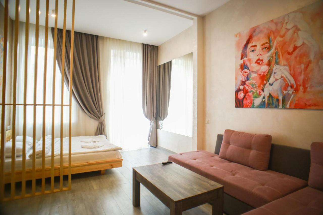 Leogrand Apartment On Drohobycha 4 Lviv Exterior foto